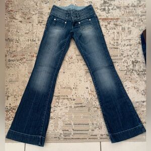 Guess Size 23 Low rise women’s flared jeans